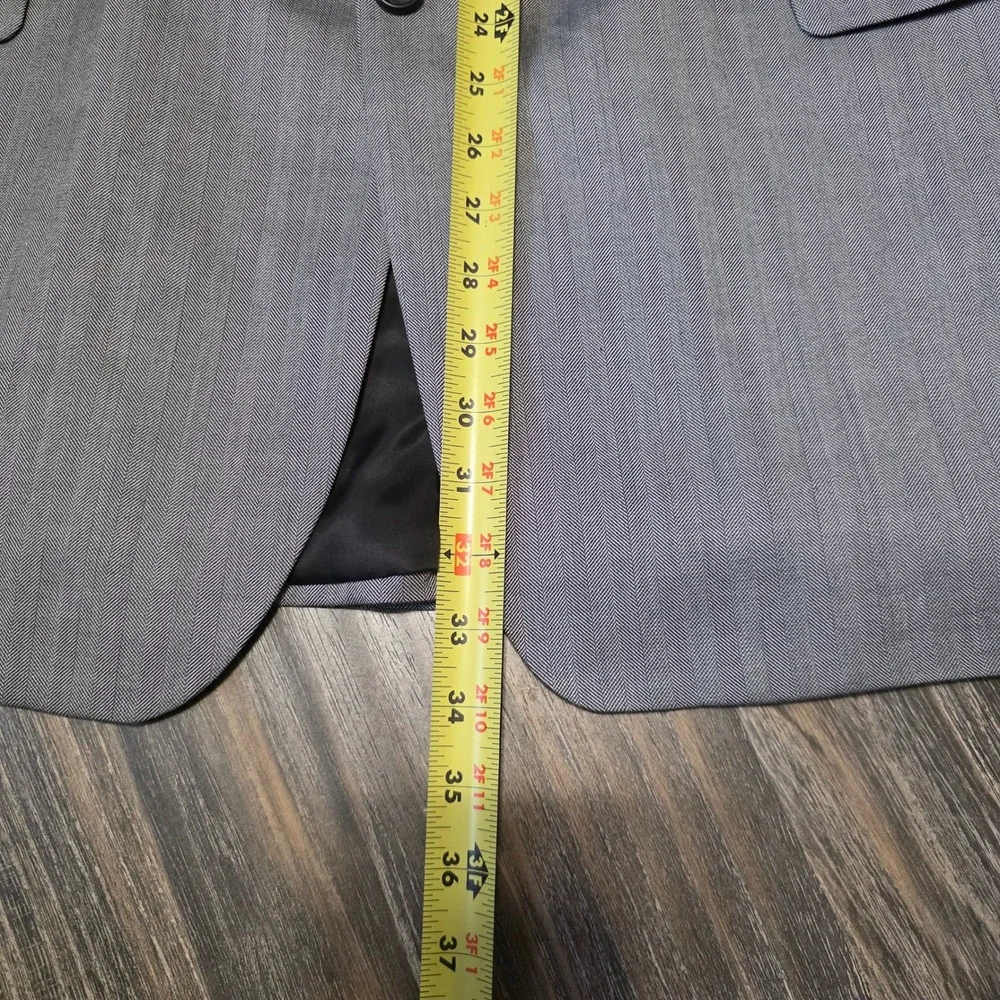 Jos A Bank Signature Collection Blazer 46L Light Grey Silk Wool Herringbone Mens